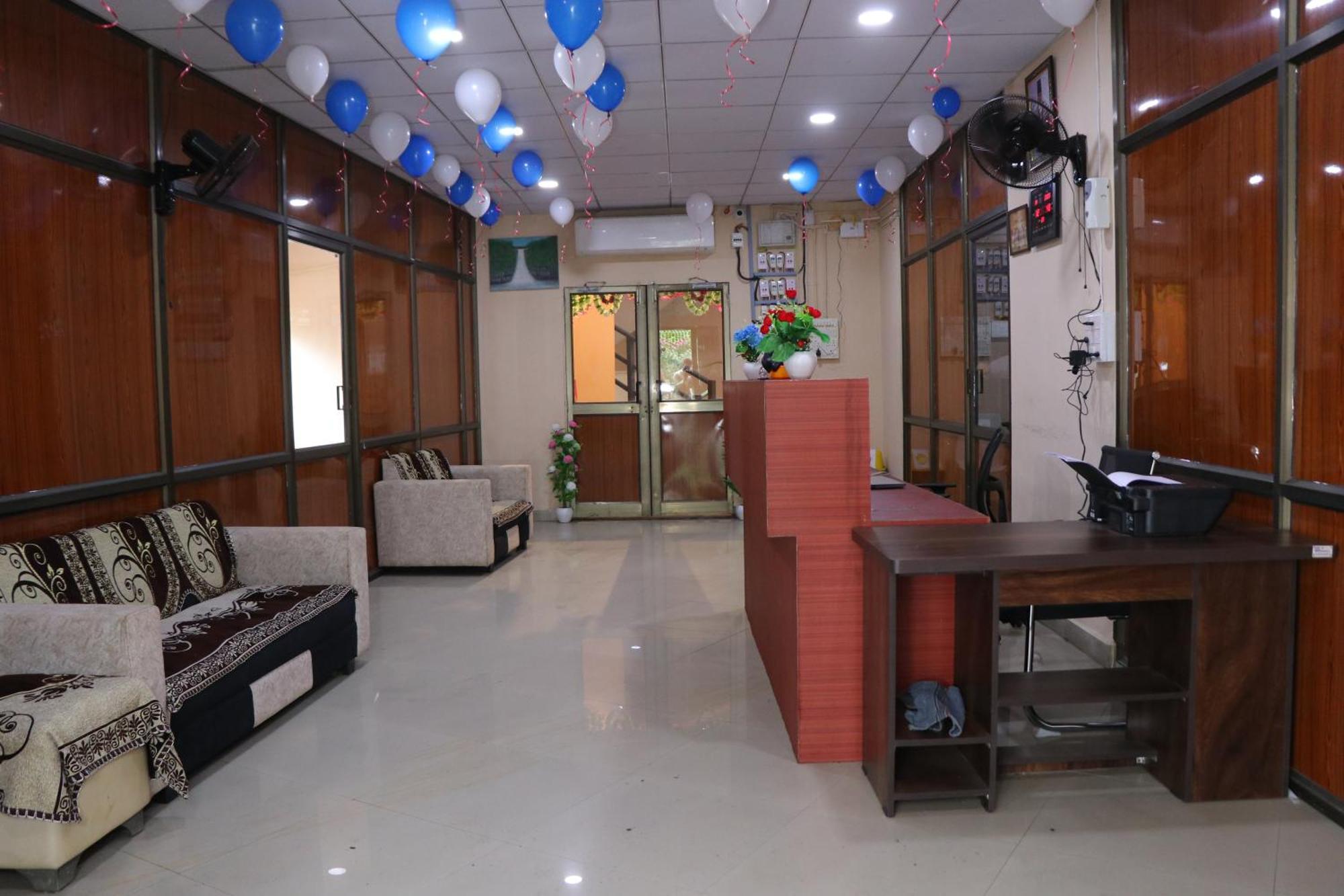 Hotel Diamond Ac Dormitory And Guest House Surat Luaran gambar